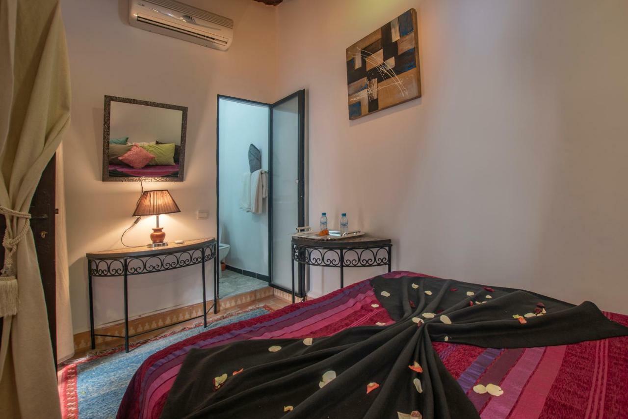Riad Dar Merzouga Hammam&Jacuzzi Marrakesh Bagian luar foto