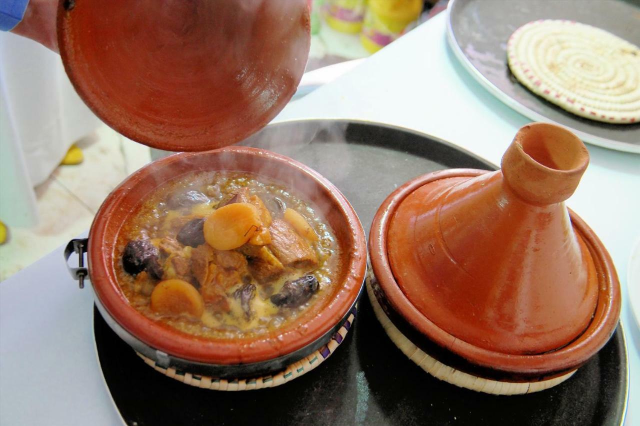 Riad Dar Merzouga Hammam&Jacuzzi Marrakesh Bagian luar foto