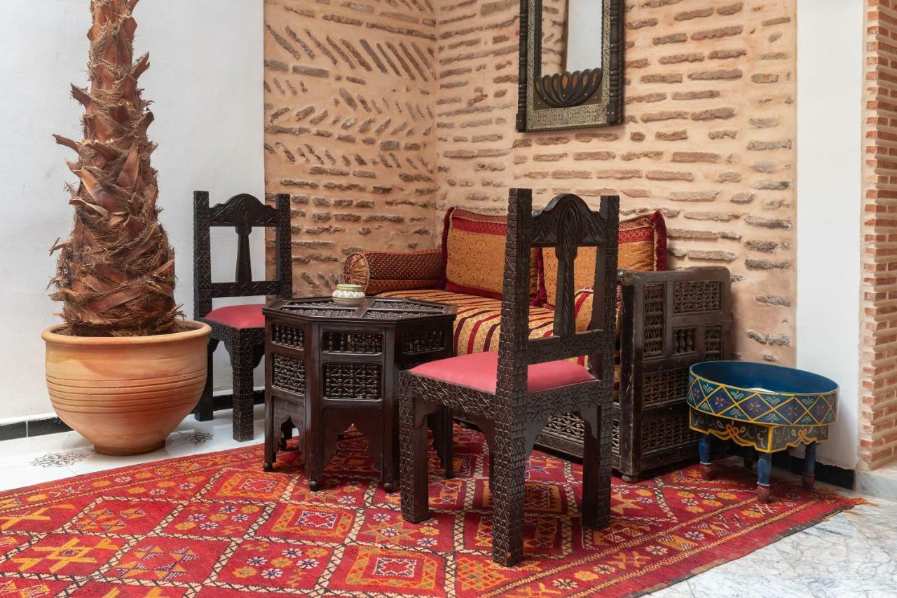 Riad Dar Merzouga Hammam&Jacuzzi Marrakesh Bagian luar foto