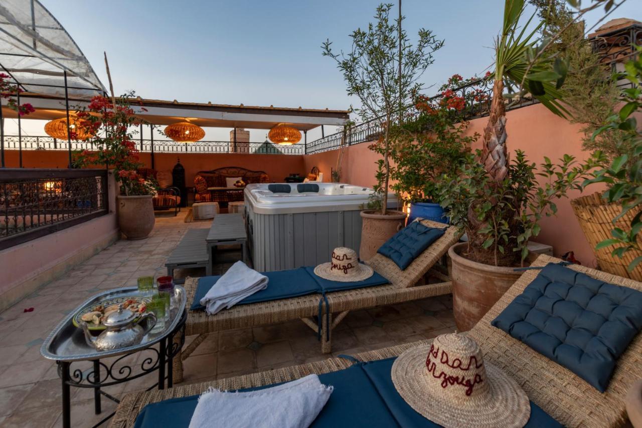 Riad Dar Merzouga Hammam&Jacuzzi Marrakesh Bagian luar foto